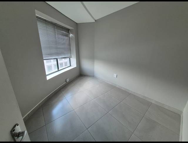 136M² OFFICE TO LET IN SUNNINGHILL